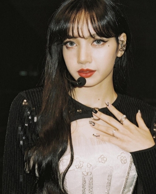 ว้าวสุด! ลิซ่า สปอยล์ความเป็นไทยใน ‘LALISA’ ผลงานเดบิวต์โซโล่เดี่ยว