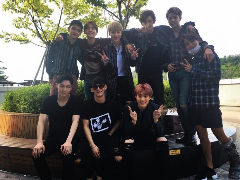 แฟนๆทั่วโลกช็อก! เลย์EXO แจ้งข่าวในวันครบรอบ10ปี