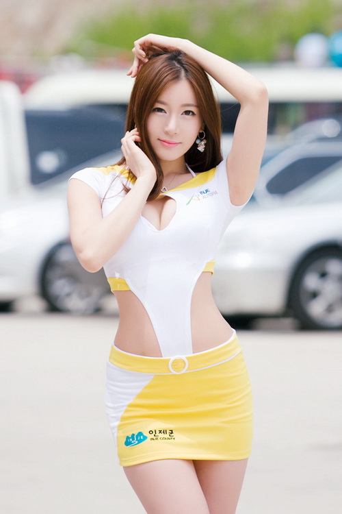 พริตตี้สาวสวย Han Ji Eun เซ็กซี่ท้าแดด!!