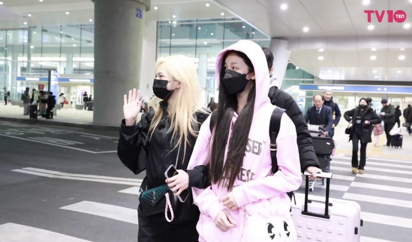 ส่องแฟชั่นสนามบิน 2สาวไทยแห่ง BABYMONSTER เดินทางกลับเกาหลี