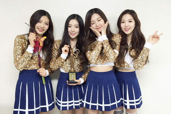 4 สมาชิก  Red Velvet (ไอรีน - เวนดี้ - ซึลกิ- จอย)