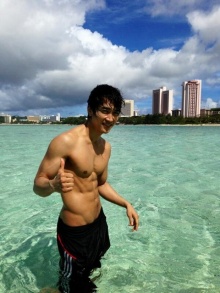 HOT!พี่ชาย ซอง ซึงฮอน โชว์ ซิกแพคสุดเท่ห์