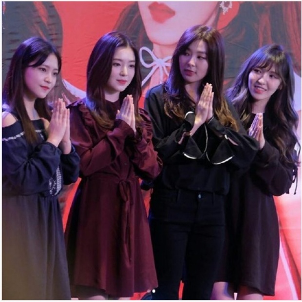 แฟนบอยมองแรงใส่!! สาวๆ Redvelvet เซลฟี่คู่ผู้ชายไทยรายนี้!!