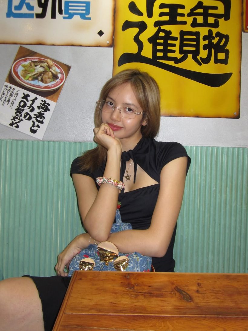 ลิซ่า ทำเเฟนๆเป็นห่วง คลิปเลือดออกหู เเห่ถามเกิดอะไรขึ้น?