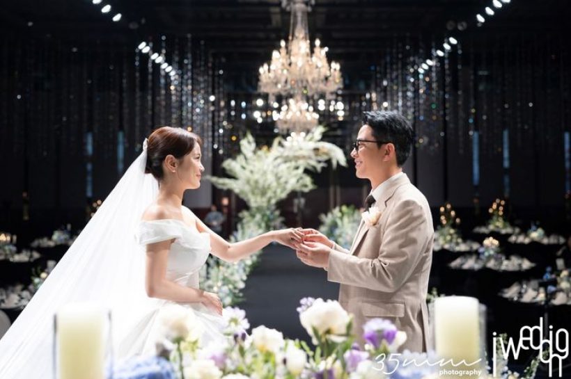 คู่รักสายฮาวิวาห์สุดยิ่งใหญ่ เชิญเเขกร่วมงานนับพันคน!
