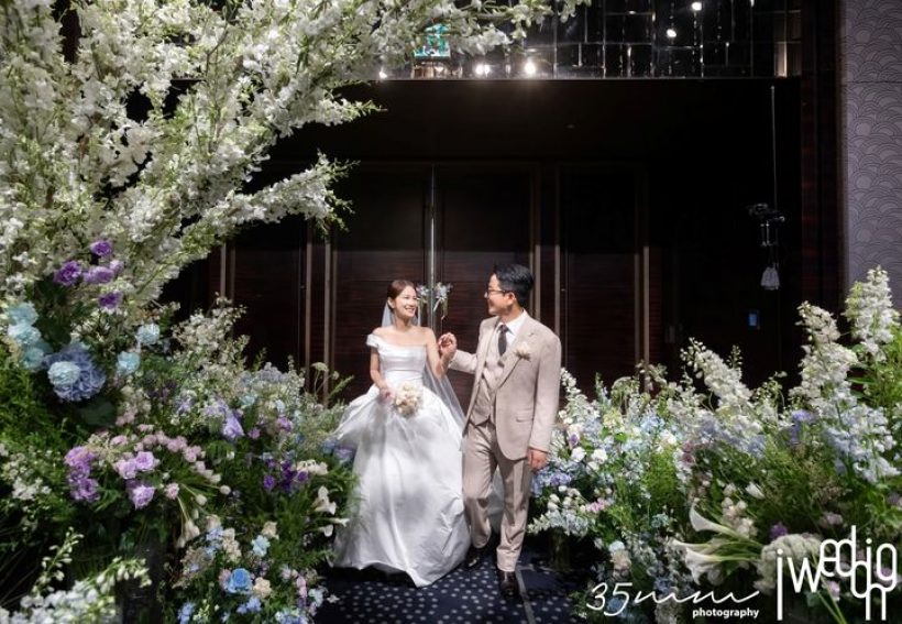 คู่รักสายฮาวิวาห์สุดยิ่งใหญ่ เชิญเเขกร่วมงานนับพันคน!