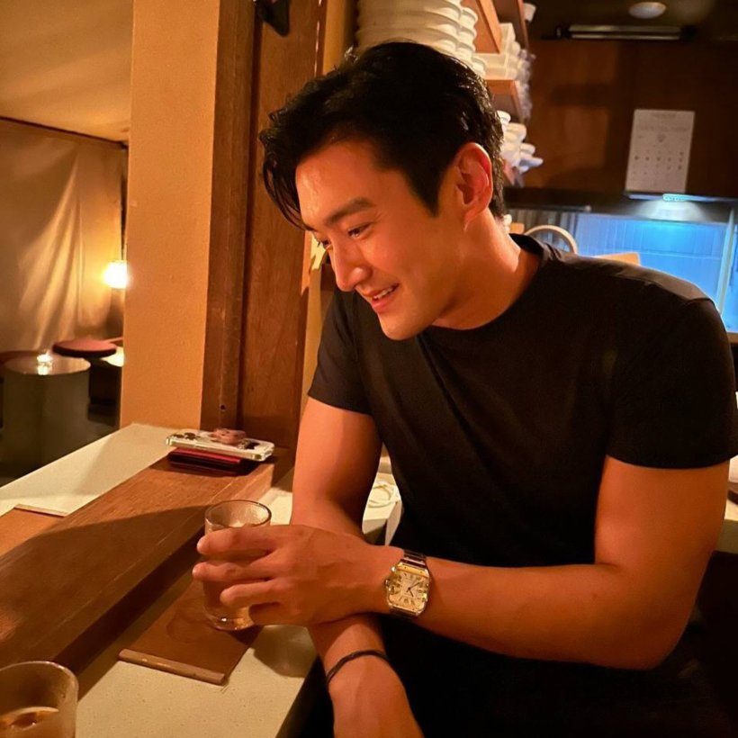 รูปหล่อพ่อรวย! ซุปตาร์หนุ่ม ที่เเท้คือทายาทเศรษฐีตระกูลดัง