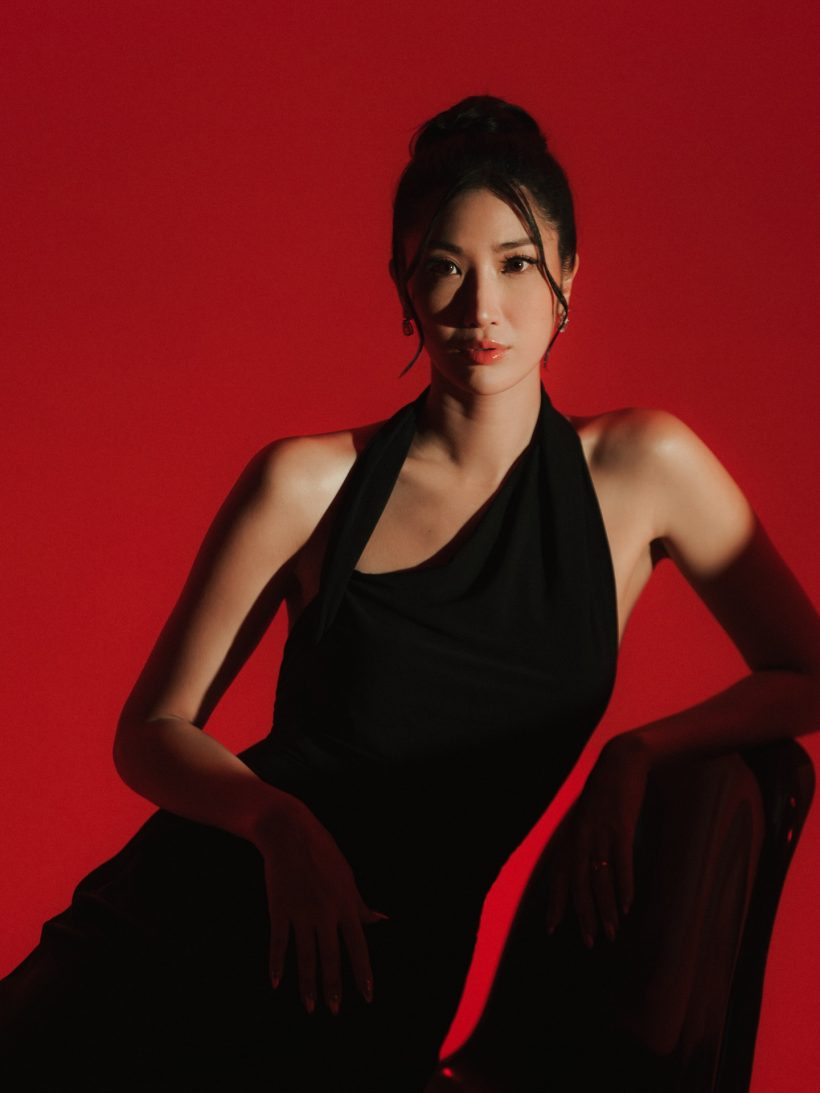 ชีวิตคอมพลีท...นักร้องสาวเจ้าของเพลงดัง ถูกแฟนคุกเข่าขอแต่ง