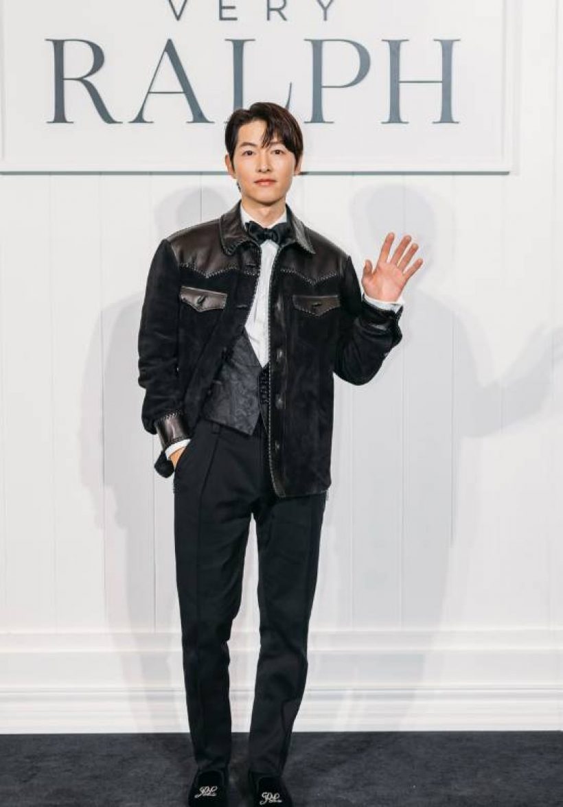 ชาวเน็ตวิเคราะห์ สาเหตุพระเอกซุปตาร์กระแสตก เพราะหย่าเป็นเหตุ?