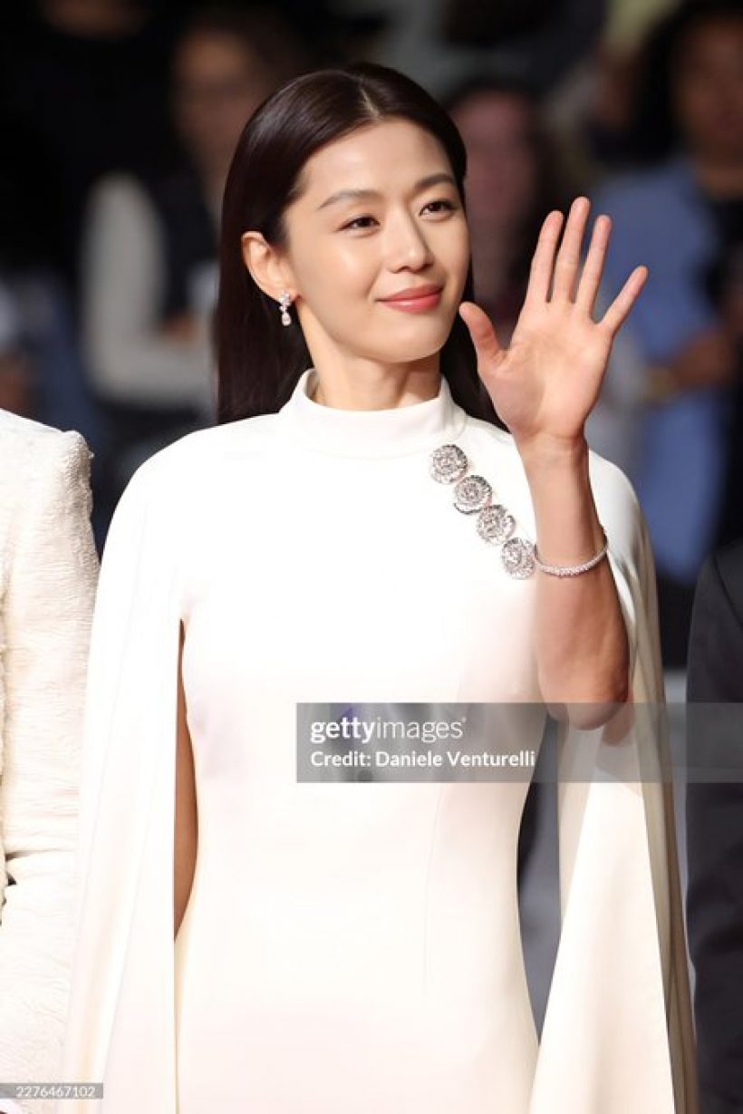ซูมตาแตก! ลุคพรมแดงคานส์นางเอกตัวท็อป สวยสร้างเรื่อง