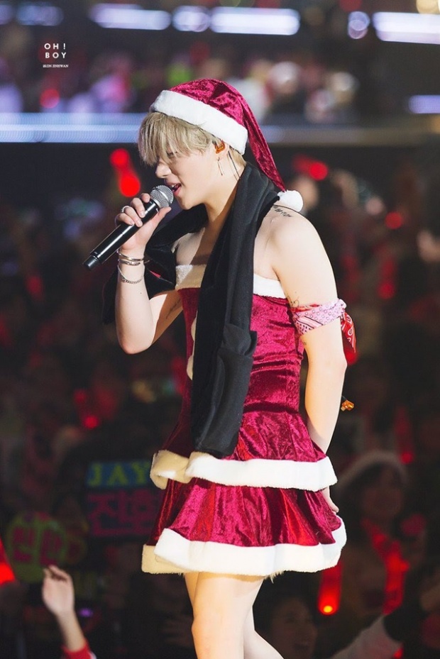 คิ้วท์เว่อร์! เมื่อไอดอลเกาหลี กลายร่างเป็นซานตาคลอส!!