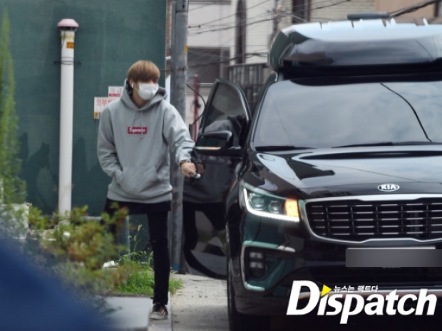 JYP โผล่ชี้แจง หลังผู้ชายโผล่ในภาพจีฮโย ชาวเน็ตถกวุ่นหรือเป็น คังแดเนียล!?