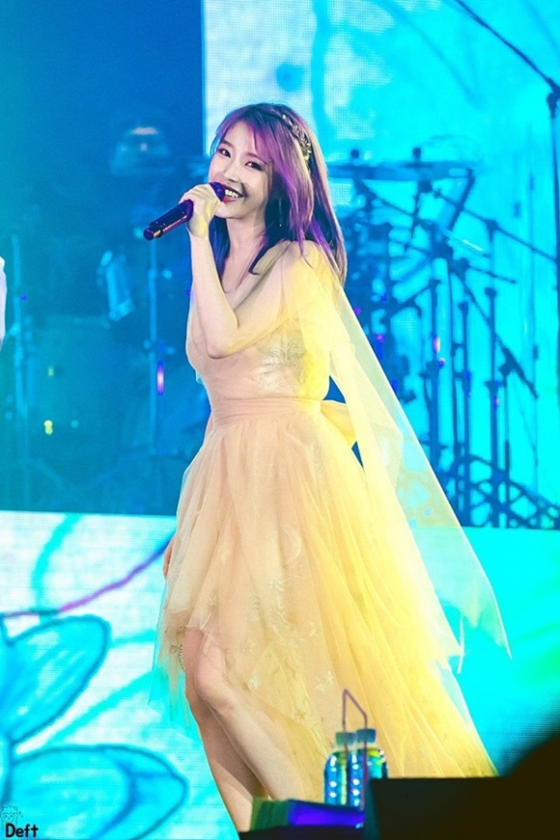 อัปเดทความน่ารักมาก! ไอยูกับลุคผมสีม่วง ขึ้นเเสดงคอนเสิร์ตตัวเองที่เกาหลี