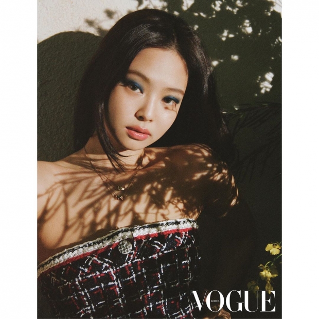 เจนนี่ BLACKPINK โชว์ความเท่และชิคในภาพเซ็ตใหม่ของ Vogue