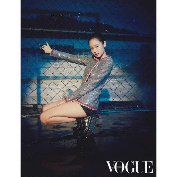 เจนนี่ BLACKPINK โชว์ความเท่และชิคในภาพเซ็ตใหม่ของ Vogue