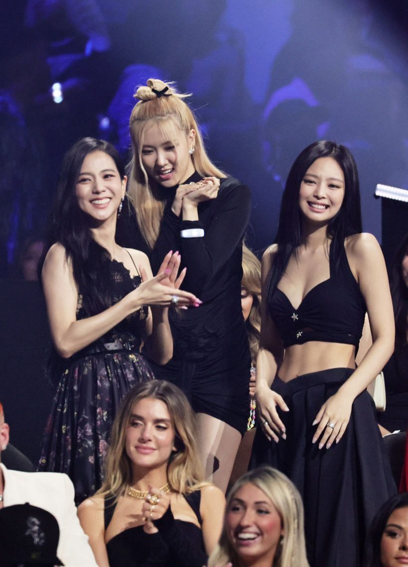 จีซูเฉลยความจริง! สาเหตุBLACKPINKแต่งดำร่วมงานVMAs2022