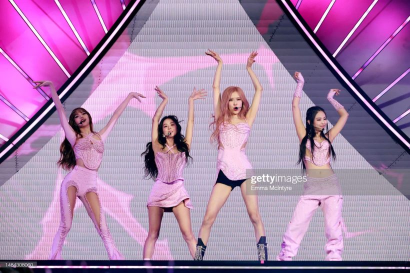  แฟนทั่วโลกประทับใจ BLACKPINK เสิร์ฟความมันส์ในCoachellaแรงไม่มีแผ่ว