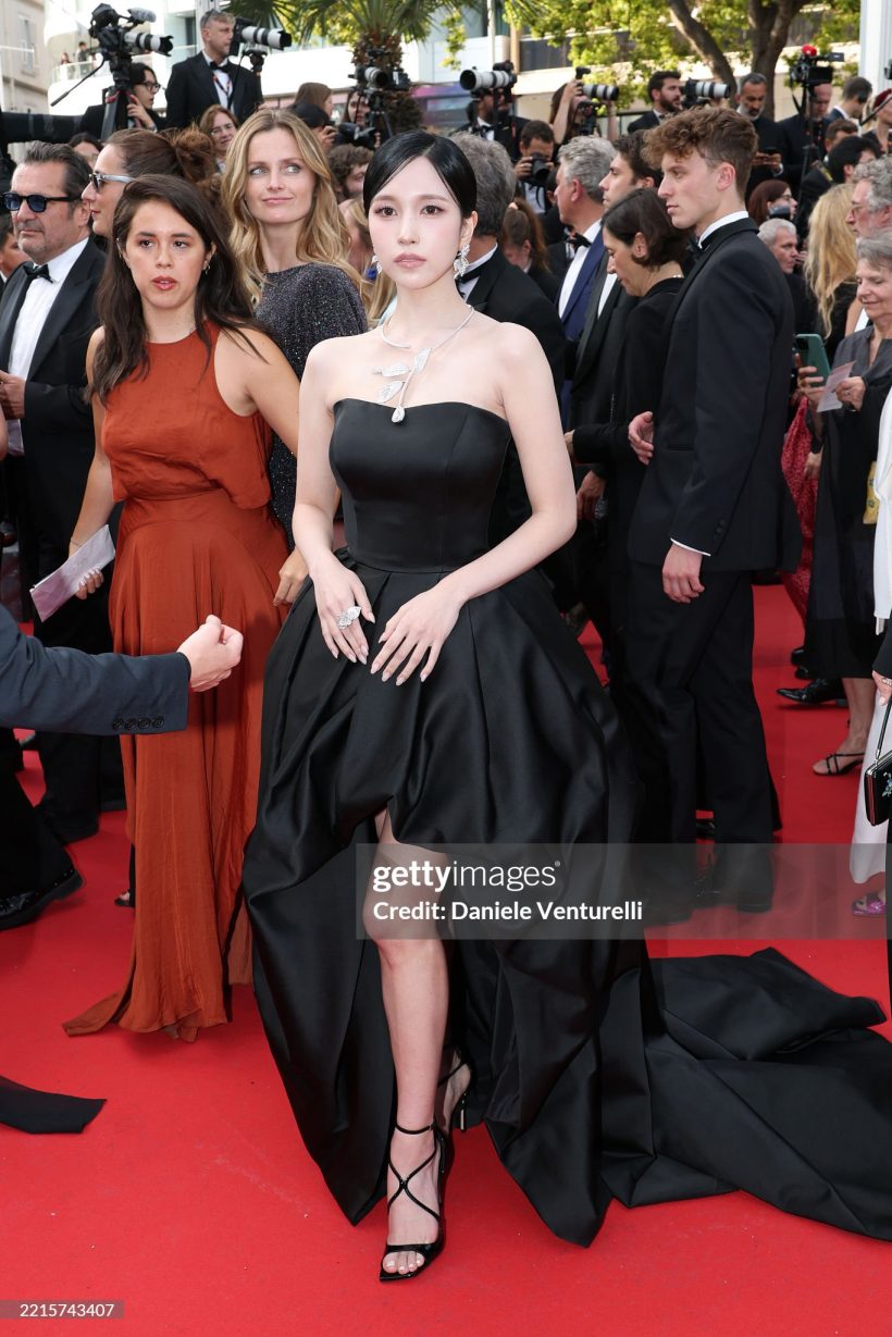 ชาวเน็ตกดWOW! นักร้องสาวคนดัง สวยสะกดแบบโคตรจึ้ง!บนพรมแดงคานส์
