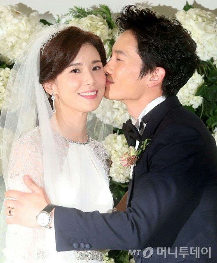 หวานจนแฟนๆยิ้มแก้มปริ! อีโบยอง ฉลองรัก 12 ปีกับจีซอง
