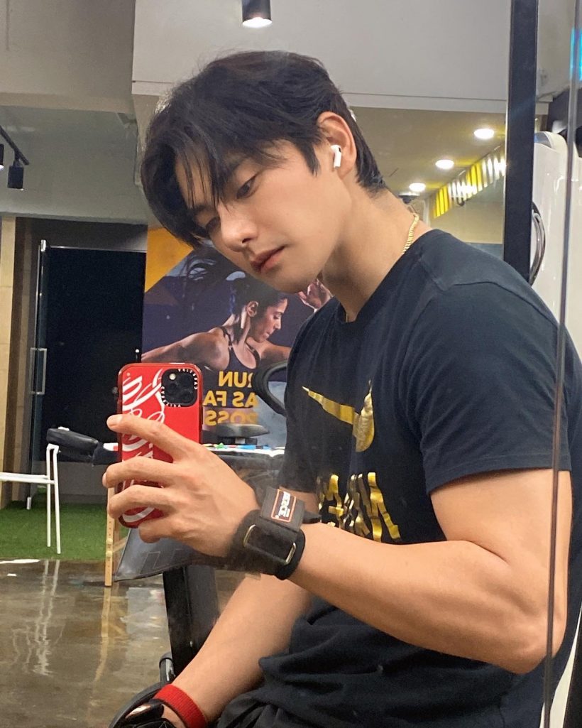 เม้าท์เเรง! 2 ดาราหนุ่มซดเกาเหลาหม้อยักษ์ ไม่ถูกกันซะเเล้ว