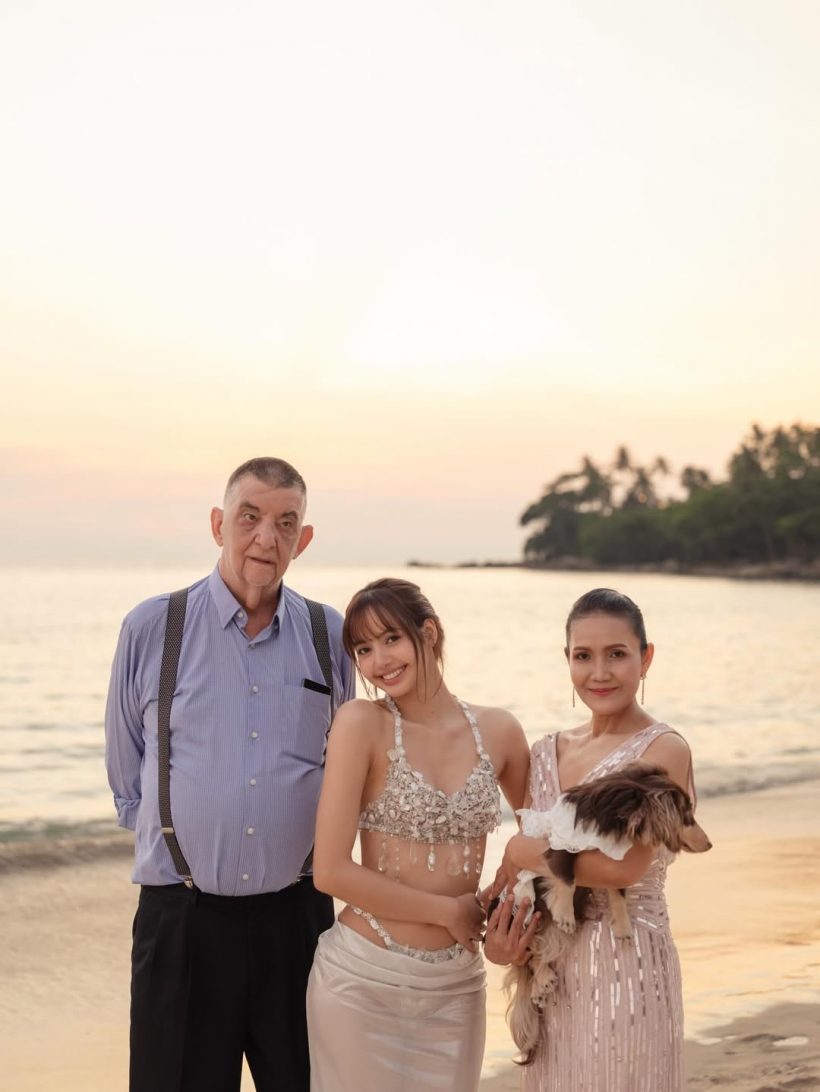 คุณแม่ลิซ่า โพสต์ถึงลูกสาว แต่หลุดโฟกัสช็อตนี้เต็มๆ