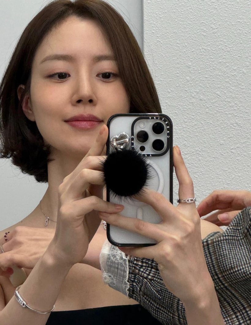 ฮือฮา!นางเอกตัวท็อป ประกาศข่าวดีวิวาห์ฟ้าแล่บแฟนหนุ่ม!!