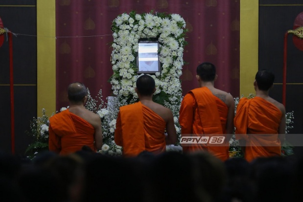 สุดอาลัย แฟนคลับไทยนับพัน จัดพิธีพุทธ นิมนต์พระสงฆ์สวด ส่งวิญญาณจงฮยอนสู่สุคติ