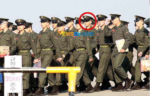 ภาพล่าสุดของพลทหารฮยอนบินถูกเผย!!