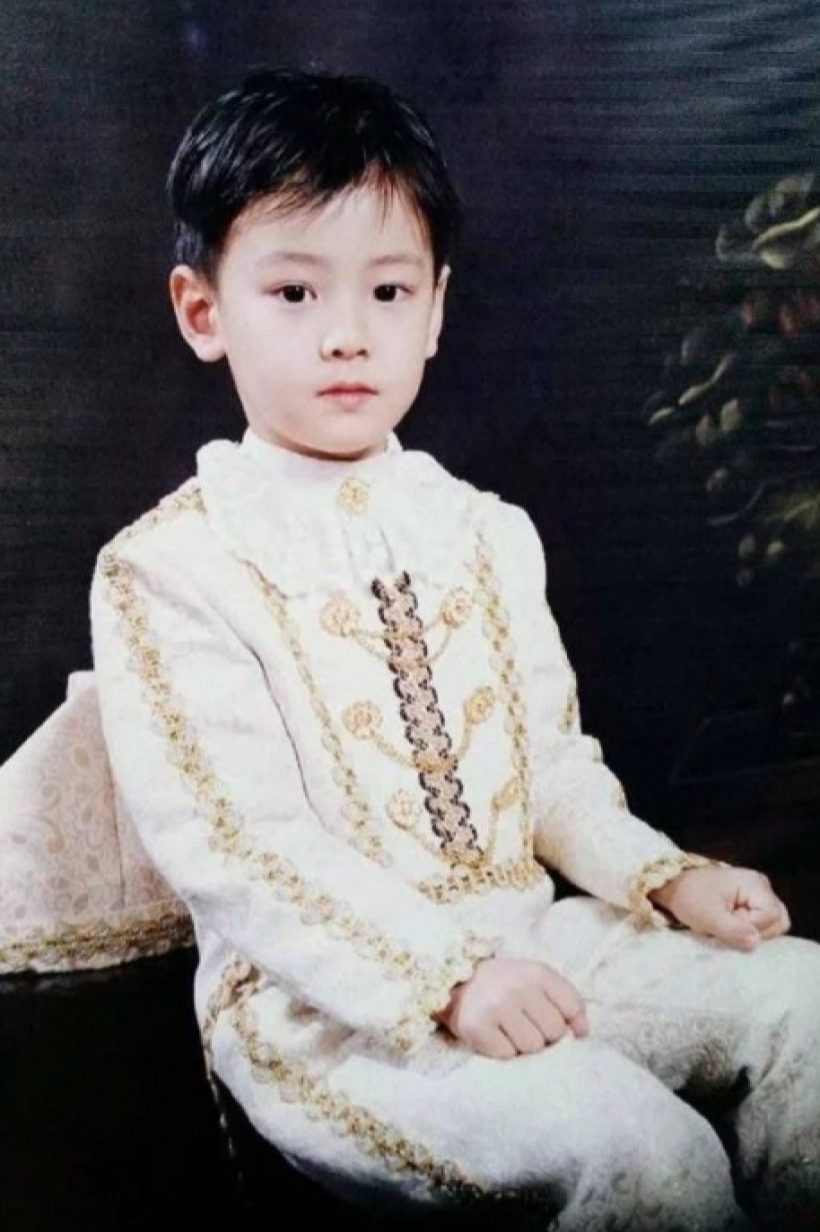 ว่อนโซเชียล! ภาพวันวานพระเอกดังหล่อแต่เด็กลูกรักพระเจ้ามาเกิดจริงๆ