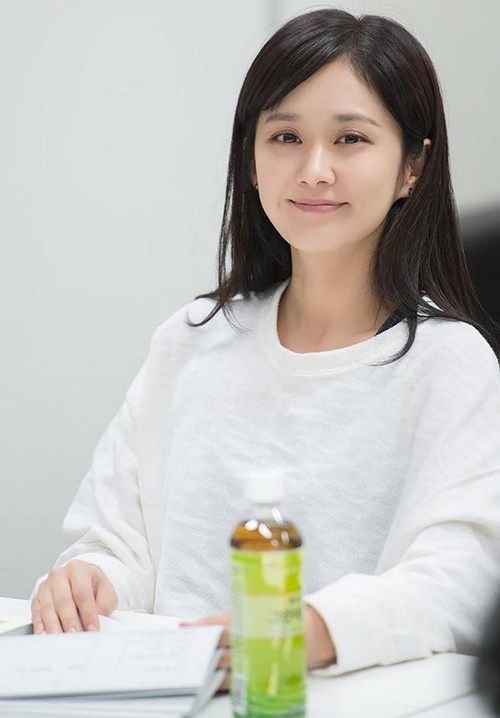 “จางนารา”(Jang Nara) แอ๊บเป็นสาววัยใส ในละครใหม่ “Mr. Baek”