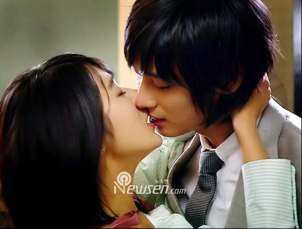 นี่ล่ะ ฉากจูบสุดตรึงใจ ยุนอึนเฮ!