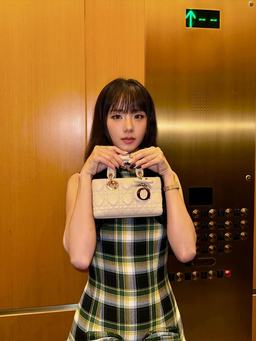 จีซู BLACKPINK เผยลุคใหม่สุดคิ้วท์ ตัดผมม้าหน้าดูเด็กลง