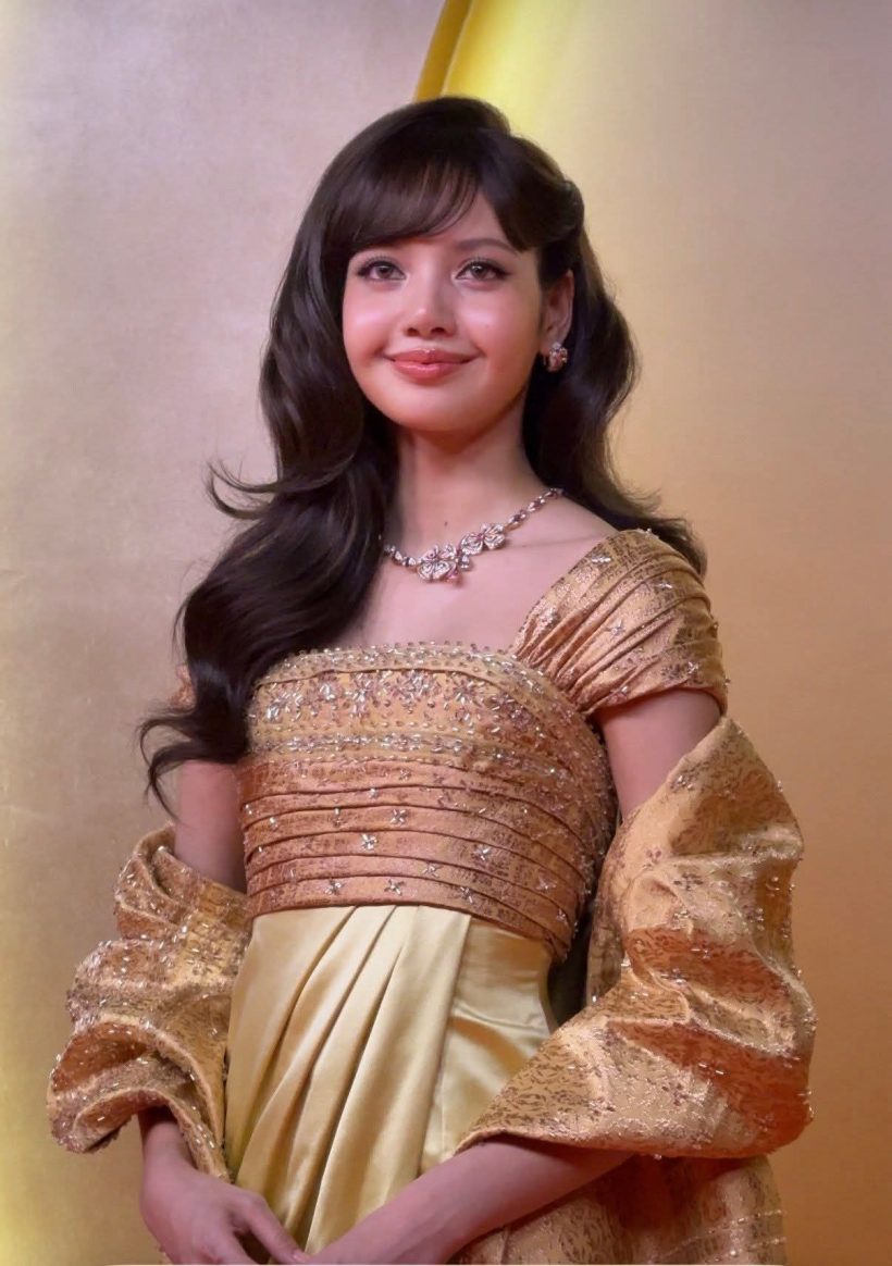 สวยสง่า ลิซ่า ร่วมงานกับ ททท. ชุดนี้ได้แรงบันดาลใจจากพระพันปีหลวง