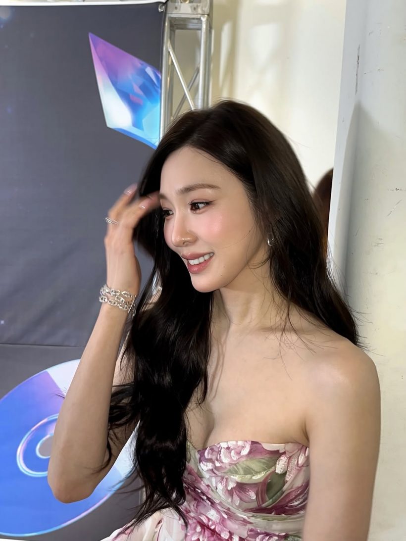 ทิฟฟานี่ สาดออร่าเจ้าสาวฟุ้ง! หลุดโฟกัสแหวนบนมือซ้าย