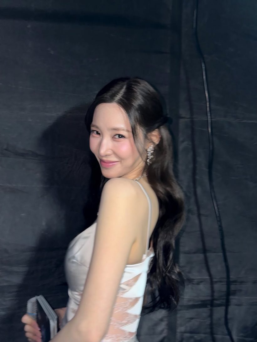 ทิฟฟานี่ สาดออร่าเจ้าสาวฟุ้ง! หลุดโฟกัสแหวนบนมือซ้าย