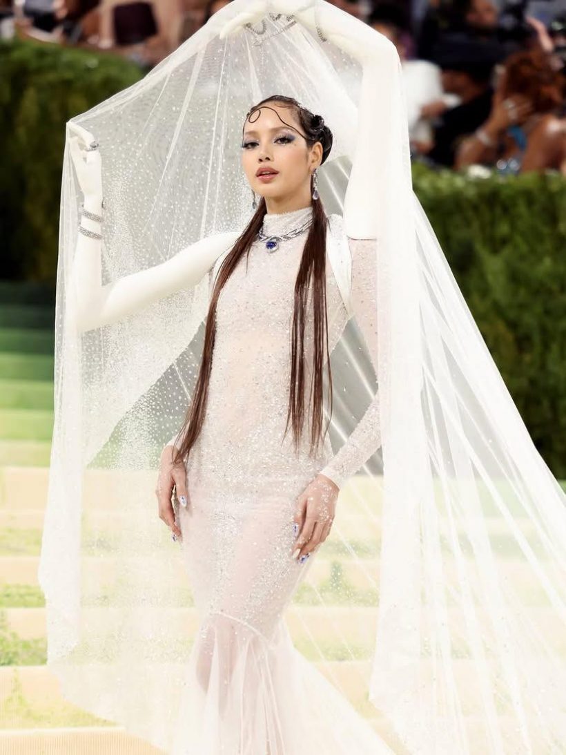 ลิซ่า มาเหนือ! โผล่ Met Gala ลุคนี้ถูกจับจ้องทั้งงาน