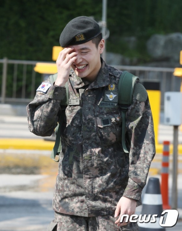 คังฮานึล เผยความรู้สึกและตอบคำถามสื่อ หลังปลดประจำการจากกรมทหารแล้ววันนี้!