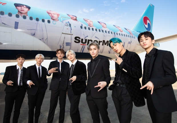 อลังการ!! Korean Air เผยภาพเครื่องบินพิเศษ ลายวง SuperM เปิดตัวในฐานะ โกลบอล เอมบลาสเดอร์ 