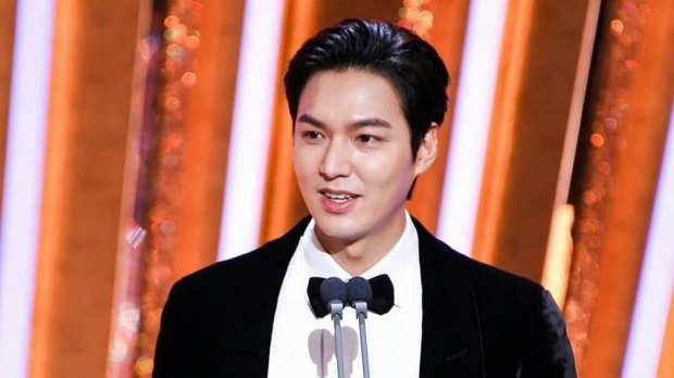  อีมินโฮ คว้ารางวัล จากงานSBS Drama Awards 