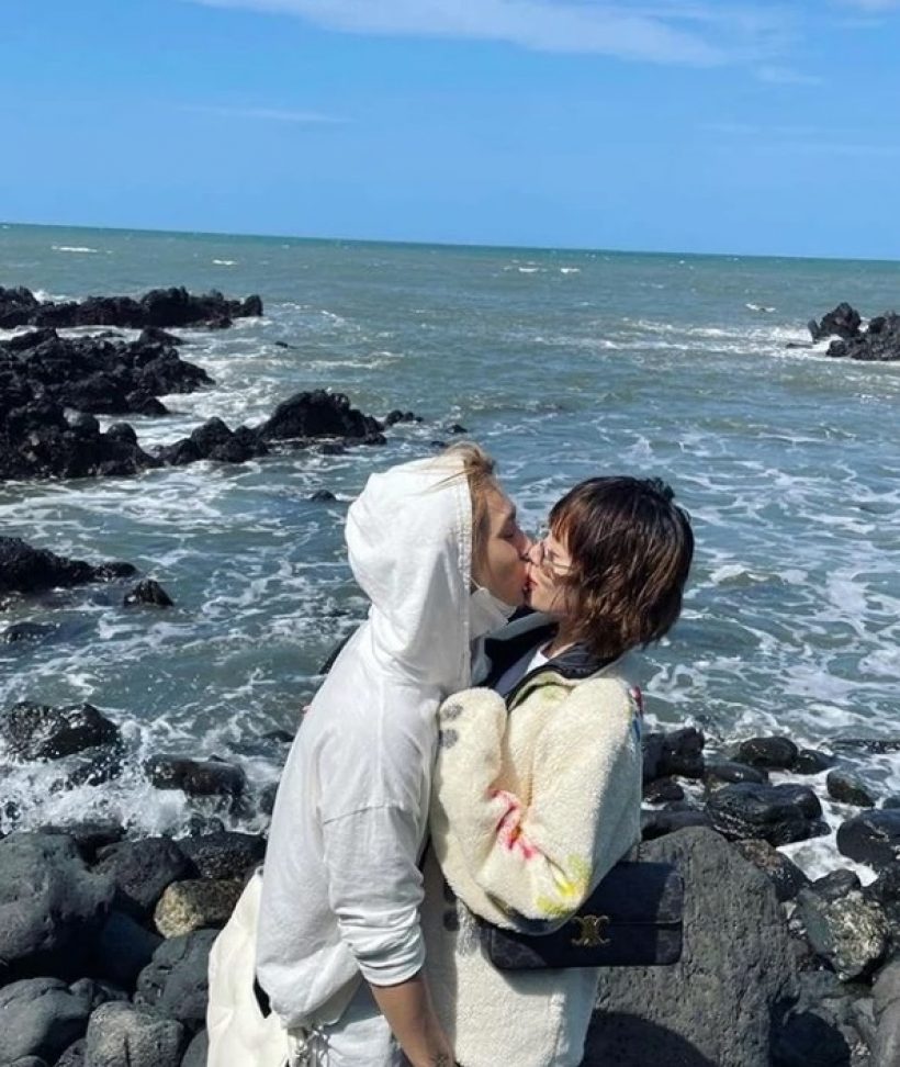  แอบส่องคู่รักคนดัง จูจุ๊บกันในทริปเที่ยวทะเลหวานฉ่ำ