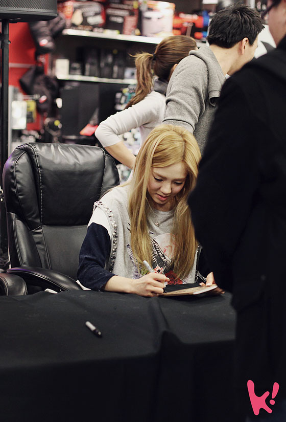 Girls’ Generation New York fansigning event