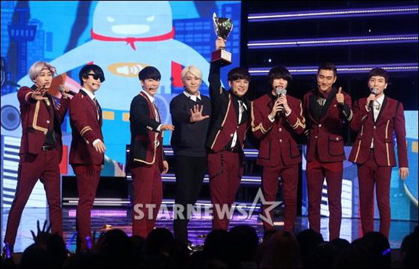 Super Junior คว้าที่ 1 รายการ Show Champion ของวันนี้