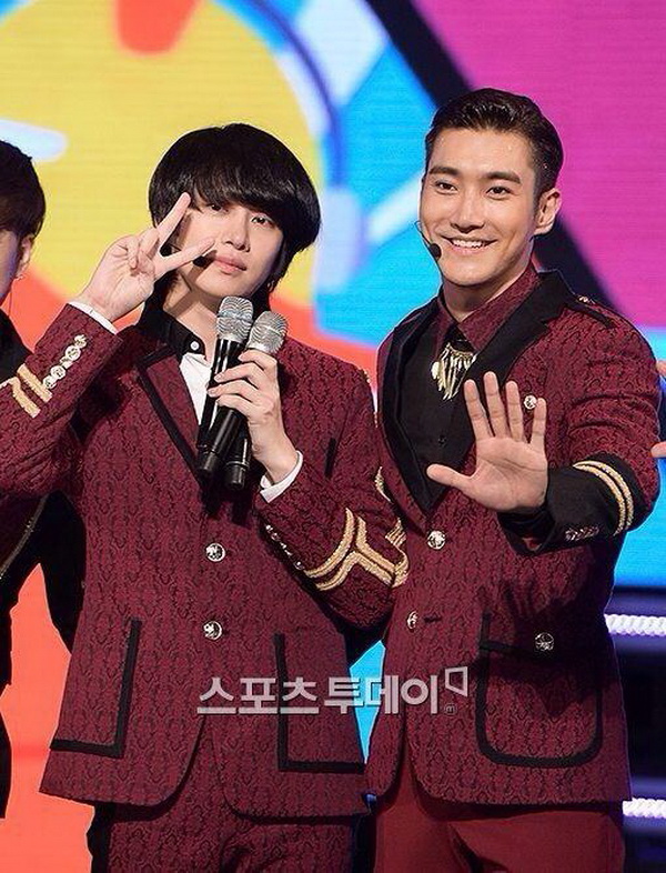 Super Junior คว้าที่ 1 รายการ Show Champion ของวันนี้