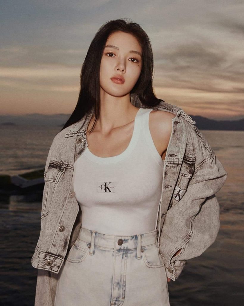 สวยเท่ห์ฟาด!คิม ยูจอง กับแฟชั่นเซ็ต CalvinKlein