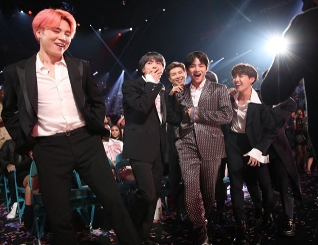 Billboard Music Awards: BTS คว้า 2 รางวัลพร้อมรางวัลศิลปินกลุ่มยอดเยี่ยม