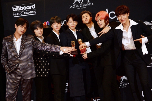 Billboard Music Awards: BTS คว้า 2 รางวัลพร้อมรางวัลศิลปินกลุ่มยอดเยี่ยม