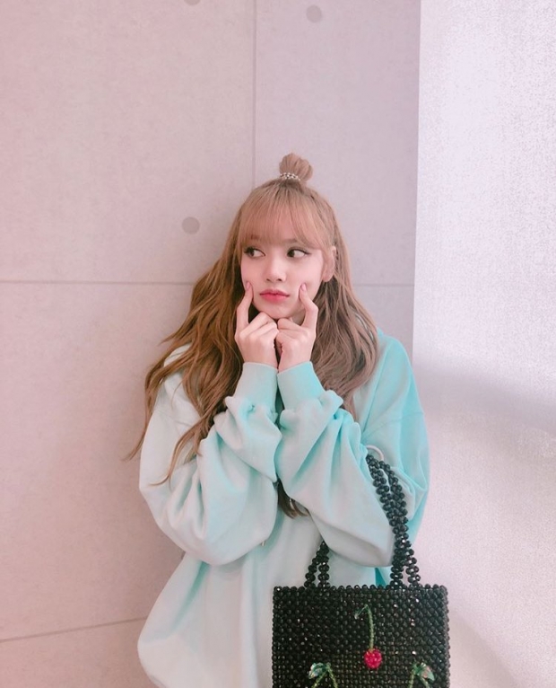 #LISA ขึ้นเทรนด์อีกครั้ง หลังเเฟนคลับเห็นภาพสุดเศร้า-บีบหัวใจ 