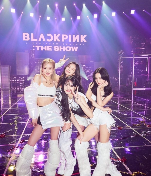 จะเป็นยังไง เมื่อ 4 สาวblackpink ลุกขึ้นมาเเต่งตัวชุดไทย