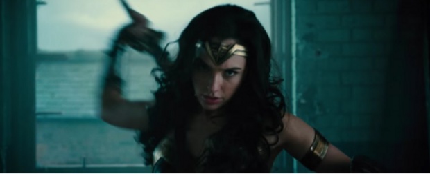 มาแล้ว! ตัวอย่างแรกของ Wonder Woman ที่สง่างามและดุดัน