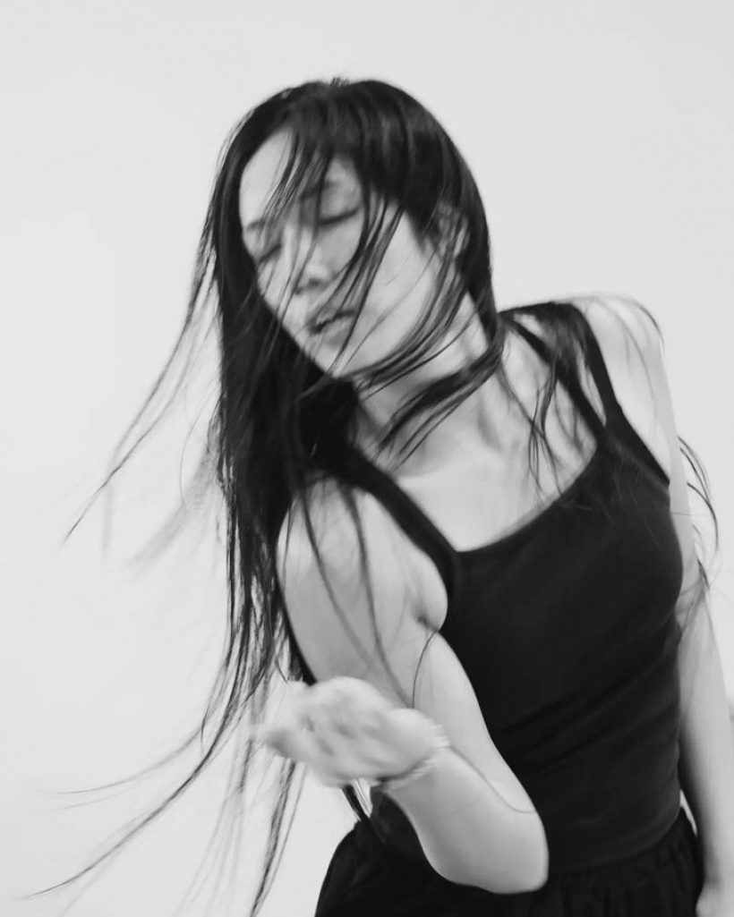 รู้จัก ออม มานิตา ผีสาวชุดดำธี่หยด 3 ความเก่งระดับอินเตอร์